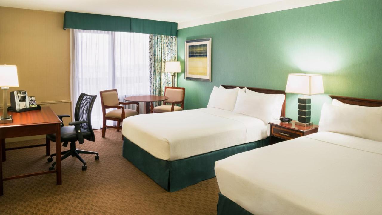 Holiday Inn Toronto - Yorkdale Exterior photo