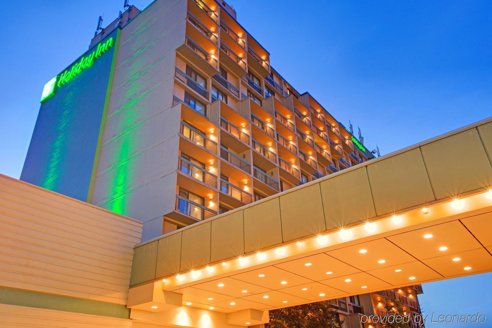 Holiday Inn Toronto - Yorkdale Exterior photo