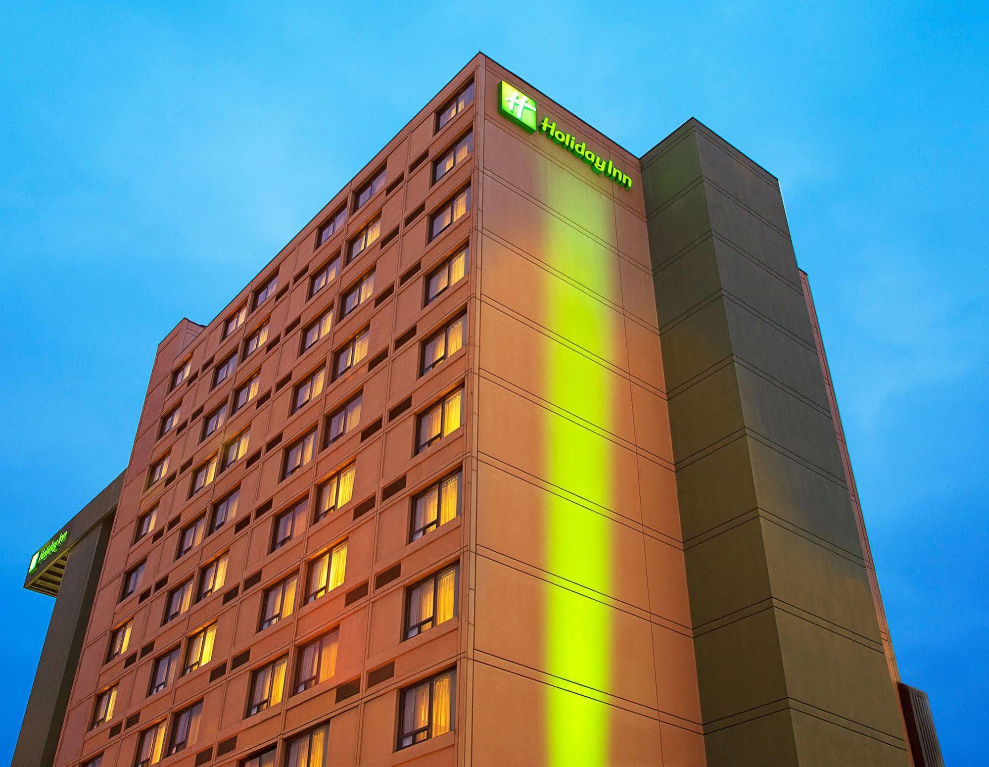 Holiday Inn Toronto - Yorkdale Exterior photo