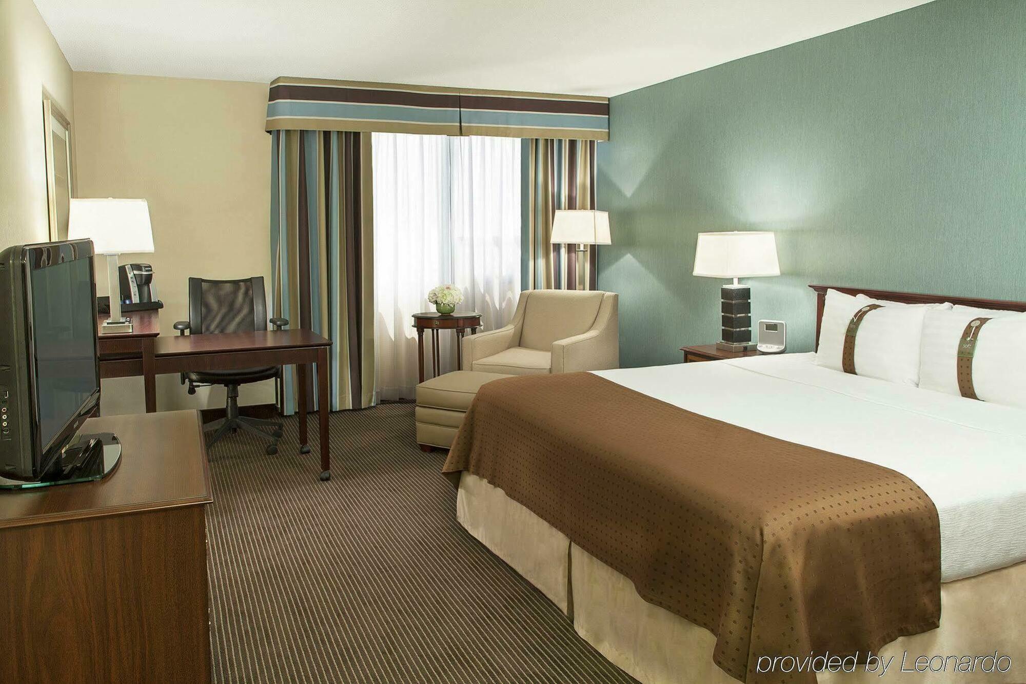 Holiday Inn Toronto - Yorkdale Exterior photo
