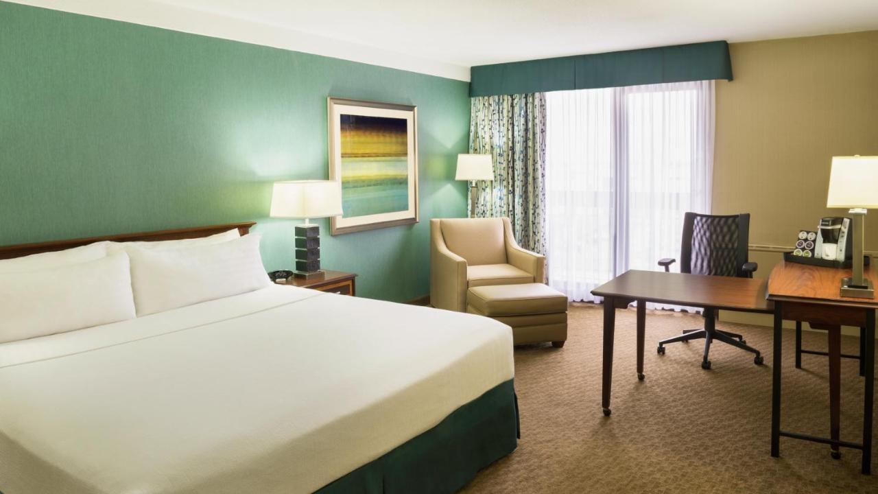 Holiday Inn Toronto - Yorkdale Exterior photo
