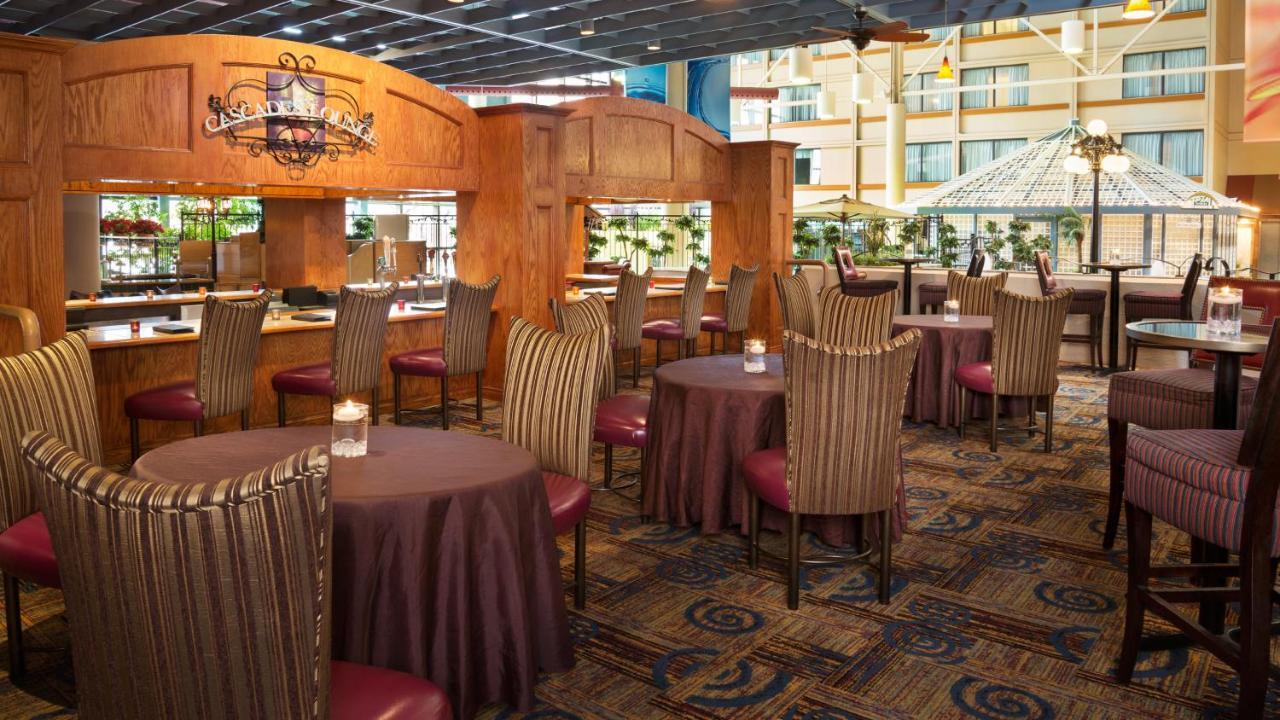 Holiday Inn Toronto - Yorkdale Exterior photo