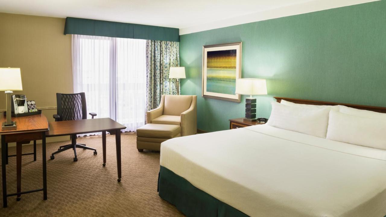 Holiday Inn Toronto - Yorkdale Exterior photo