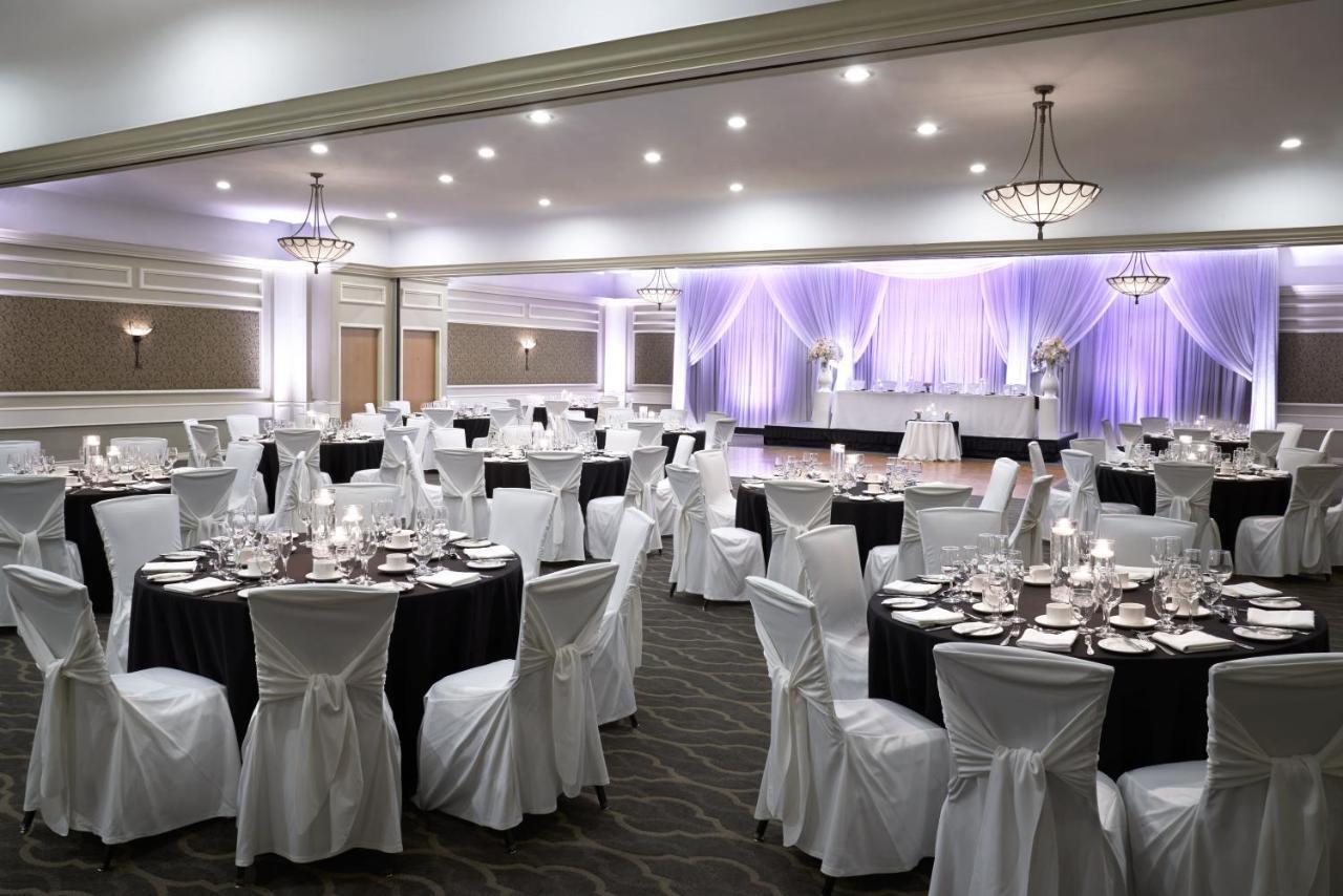Holiday Inn Toronto - Yorkdale Exterior photo