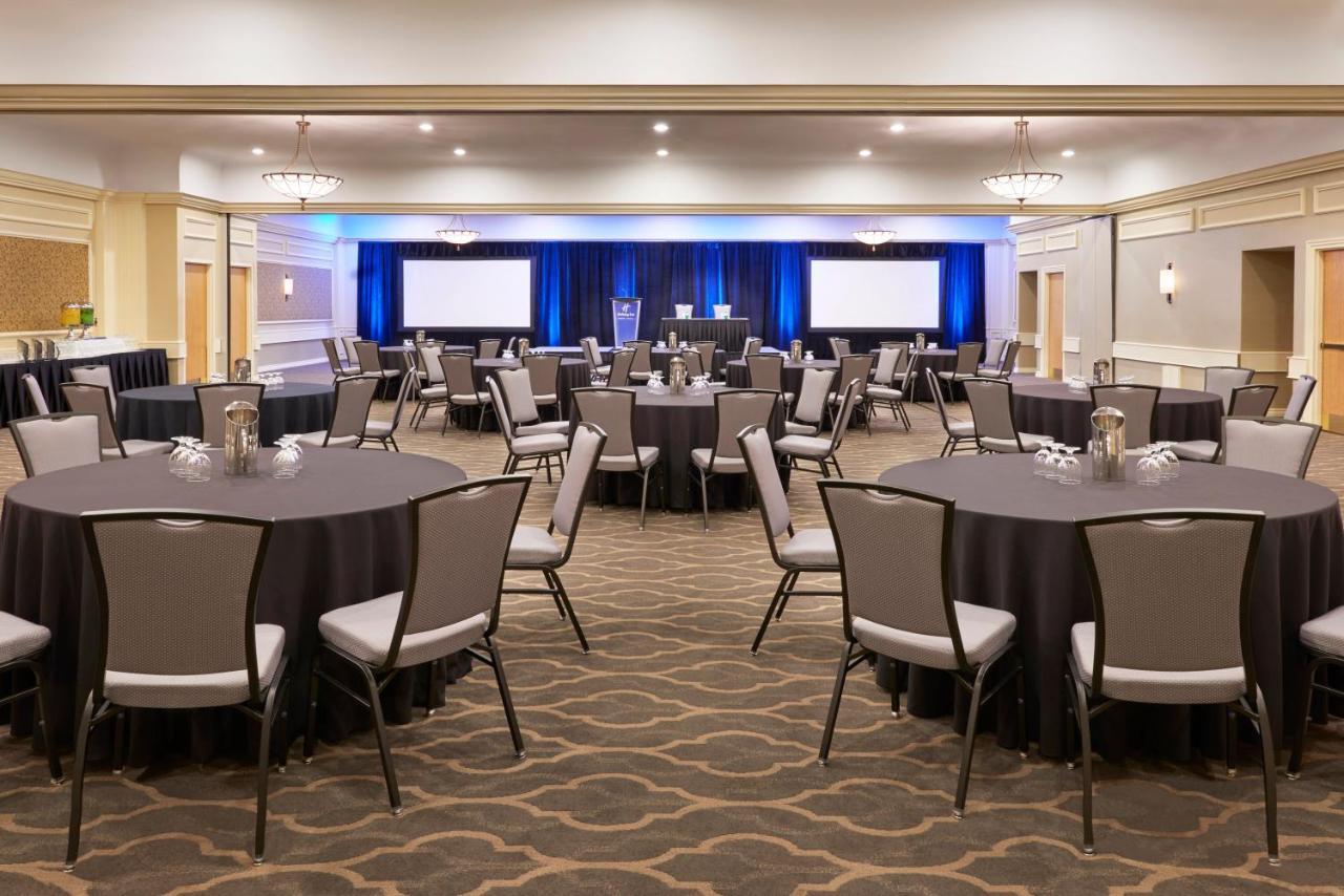 Holiday Inn Toronto - Yorkdale Exterior photo
